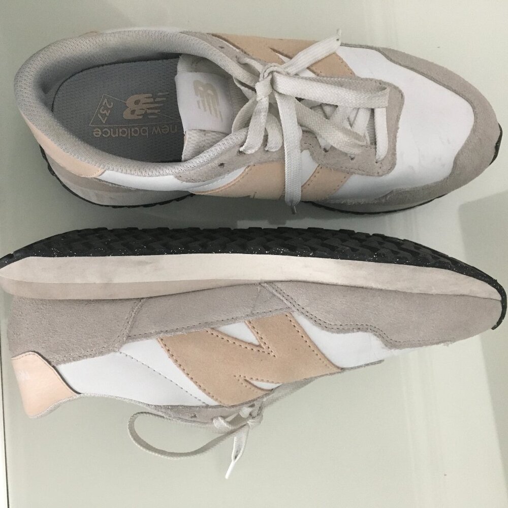 New Balance 237 Apricot/White Free People Sneakers